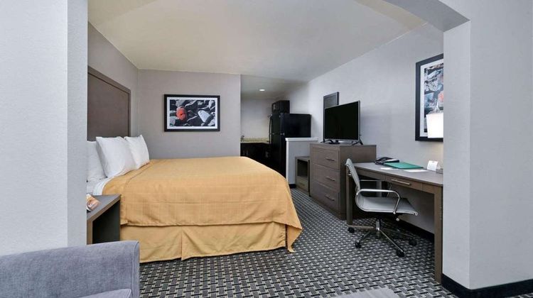 Scottish Inn & Suites Cotulla Suite