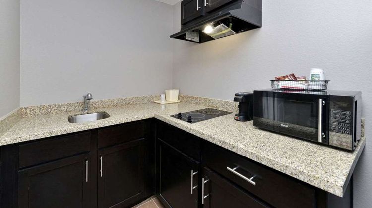 Scottish Inn & Suites Cotulla Room