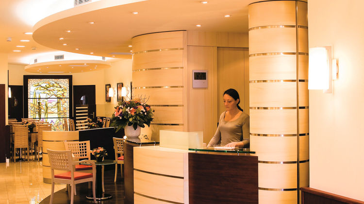 Hotel Terminus Montparnasse Lobby