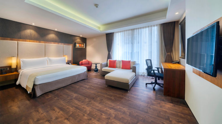 Holiday Inn Kolkata Airport Suite
