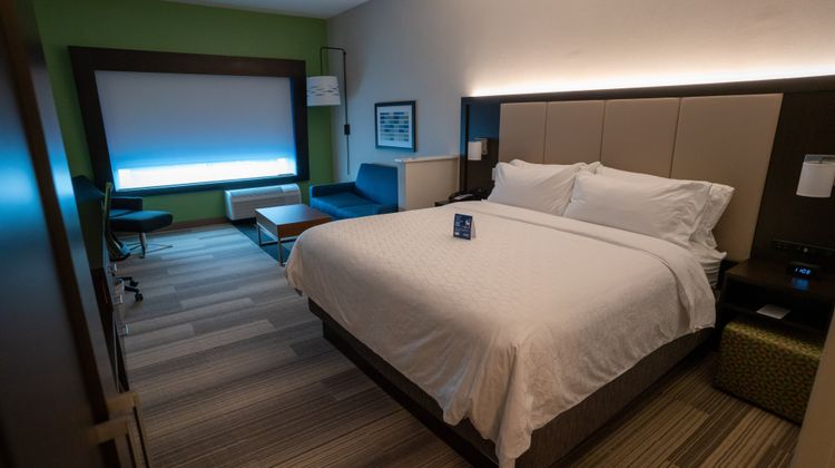 Holiday Inn Express & Suites Richburg Room