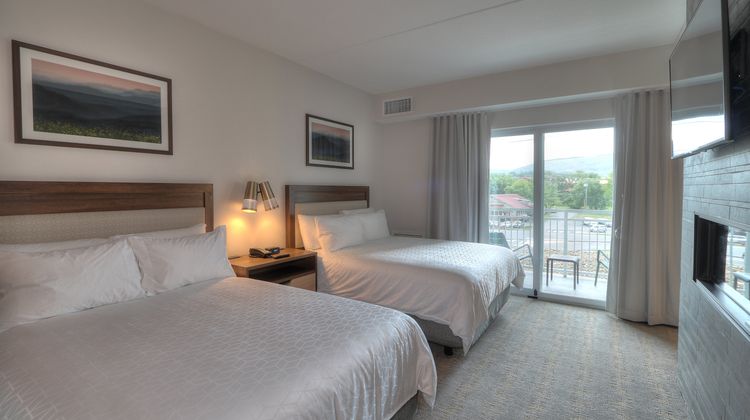 Holiday Inn & Suites Pigeon Forge Suite