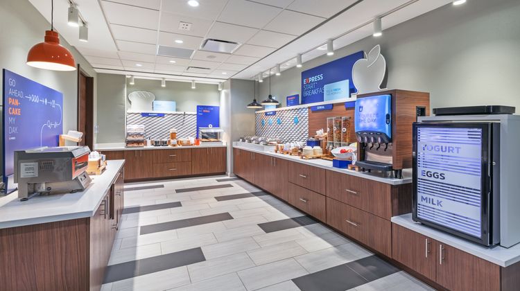 Holiday Inn Express & Suites Parsons Restaurant