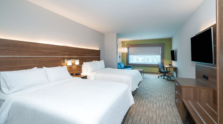 Holiday Inn Exp & Suites Atlanta Arp NE Suite
