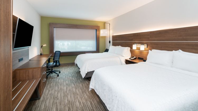 Holiday Inn Exp & Suites Atlanta Arp NE Room