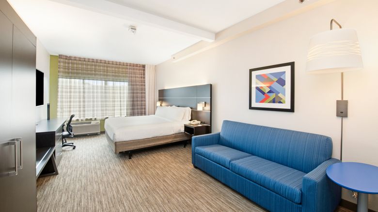 <b>Holiday Inn Express & Suites Delafield Room</b>. Images powered by <a href="https://www.leonardoworldwide.com/" title="Leonardo Worldwide" target="_blank">Leonardo</a>.