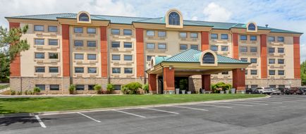 Holiday Inn Express Branson - Green Mtn Exterior