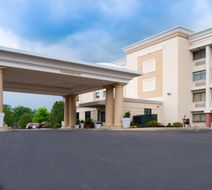 Holiday Inn Express Cincinnati-West Exterior