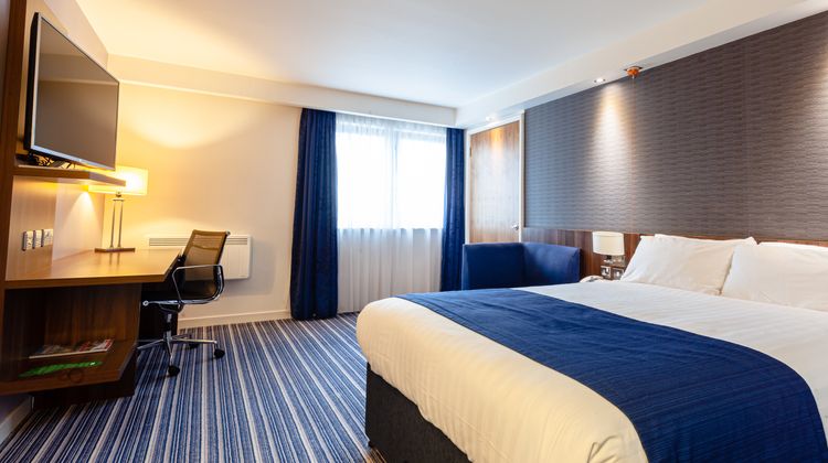 Holiday Inn Express Edinburgh Airport Room