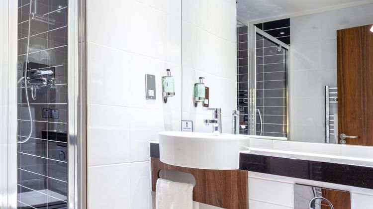 Holiday Inn Express Edinburgh Airport Room