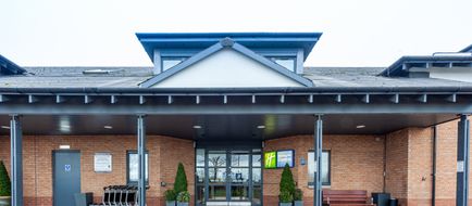 Holiday Inn Express Edinburgh Airport Exterior