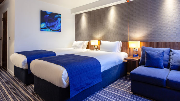 Holiday Inn Express Edinburgh Airport Room