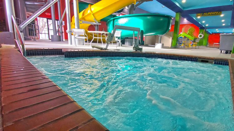 Holiday Inn Kearney Pool
