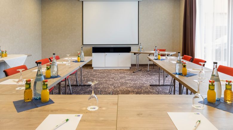 <b>Holiday Inn Express Friedrichshafen Meeting</b>. Images powered by <a href="https://www.leonardoworldwide.com/" title="Leonardo Worldwide" target="_blank">Leonardo</a>.