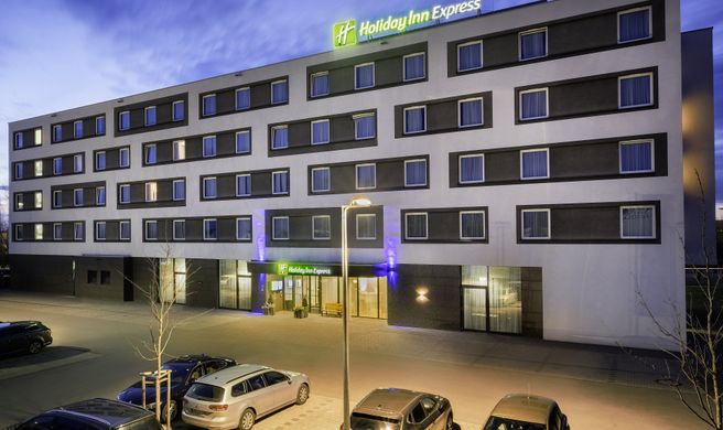 Holiday Inn Express Friedrichshafen Exterior