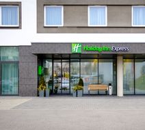 Holiday Inn Express Friedrichshafen Exterior