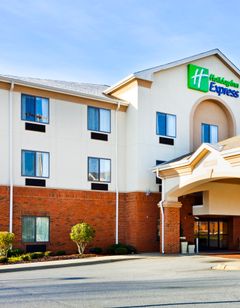 Holiday Inn Express Forest City