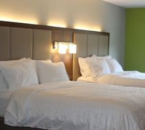 Holiday Inn Express Forest City Room