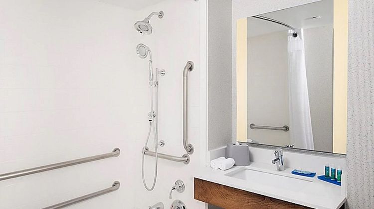 Holiday Inn Express Chesapeake-Norfolk Room