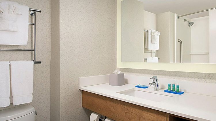 Holiday Inn Express Chesapeake-Norfolk Room