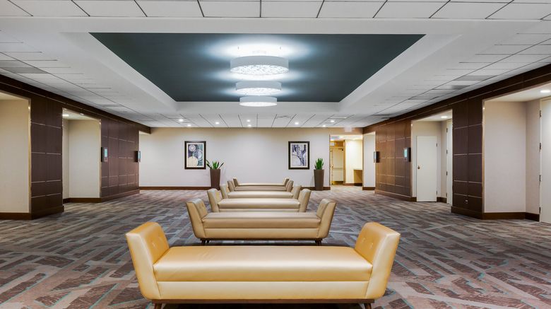 <b>Holiday Inn La Mirada Lobby</b>. Images powered by <a href="https://www.leonardoworldwide.com/" title="Leonardo Worldwide" target="_blank">Leonardo</a>.