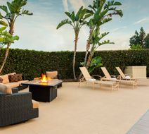 Holiday Inn La Mirada Exterior