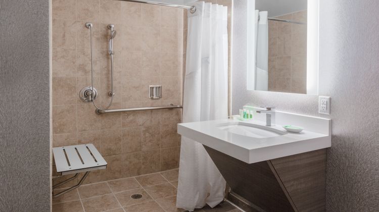 Holiday Inn La Mirada Room
