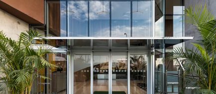 Holiday Inn Lima Airport Exterior