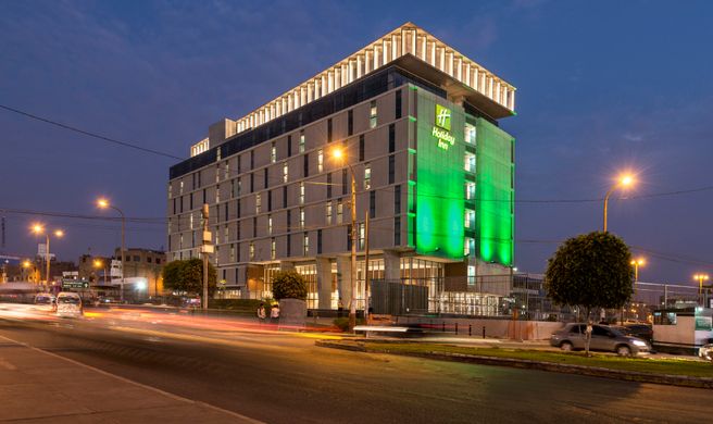 Holiday Inn Lima Airport Exterior