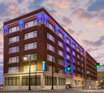 Holiday Inn Express Kansas City Downtown Exterior