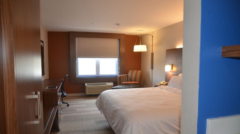 <b>Holiday Inn Express Hotel & Suites Room</b>. Images powered by <a href="https://www.leonardoworldwide.com/" title="Leonardo Worldwide" target="_blank">Leonardo</a>.