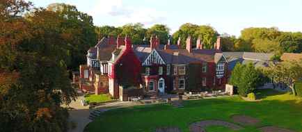 Healing Manor Hotel Exterior