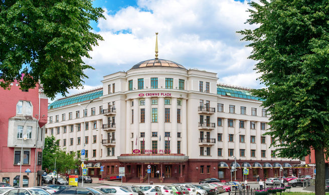 Crowne Plaza Minsk Exterior