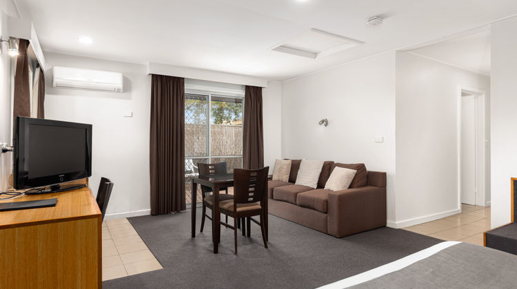 The Henty Traveller Room