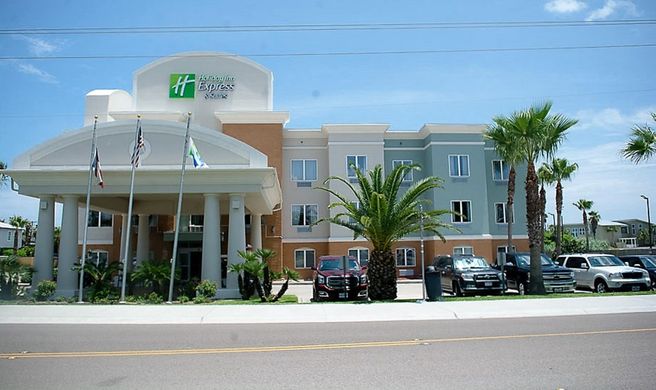 Holiday Inn Express Hotel & Suites Exterior