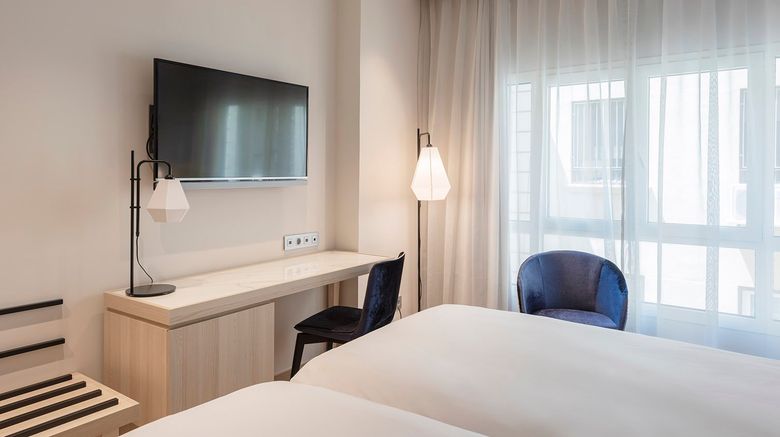 <b>Eurostars Mediterranea Plaza Room</b>. Images powered by <a href="https://www.leonardoworldwide.com/" title="Leonardo Worldwide" target="_blank">Leonardo</a>.