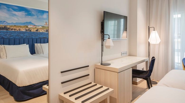 <b>Eurostars Mediterranea Plaza Room</b>. Images powered by <a href="https://www.leonardoworldwide.com/" title="Leonardo Worldwide" target="_blank">Leonardo</a>.