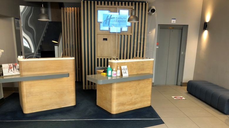 <b>Holiday Inn Express London-Victoria Lobby</b>. Images powered by <a href="https://www.leonardoworldwide.com/" title="Leonardo Worldwide" target="_blank">Leonardo</a>.