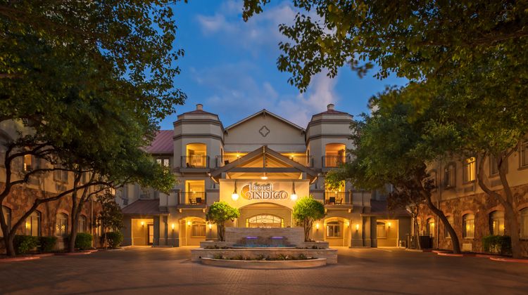 Hotel Indigo San Antonio Riverwalk Exterior