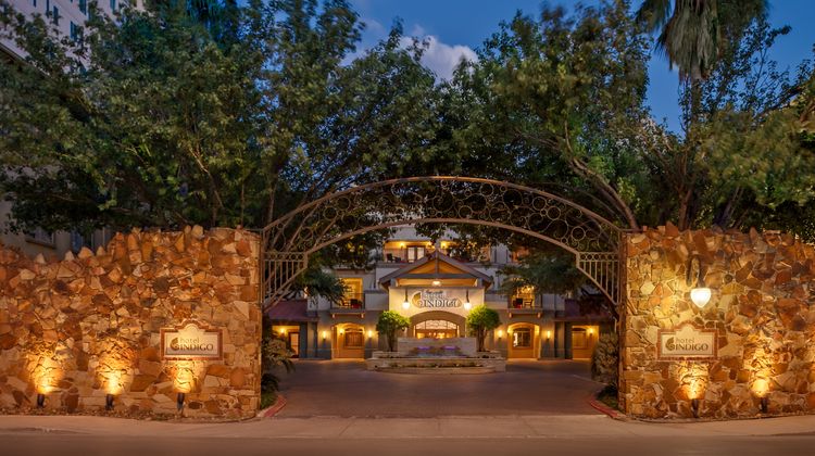 Hotel Indigo San Antonio Riverwalk Exterior