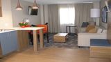 Candlewood Suites Cleveland South Suite