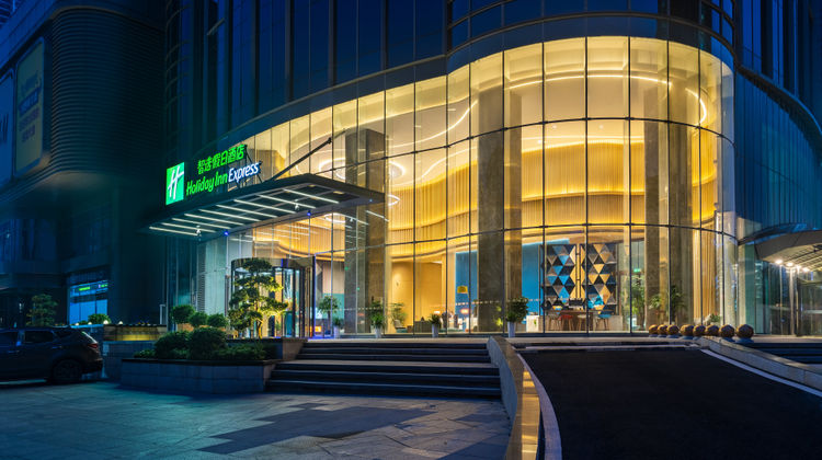 Holiday Inn Express Financial Center Exterior