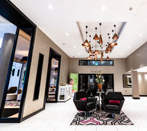 Crowne Plaza Gerrards Cross Hotel Lobby