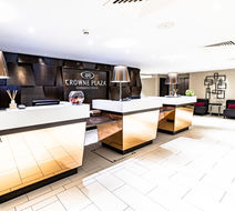 Crowne Plaza Gerrards Cross Hotel Lobby