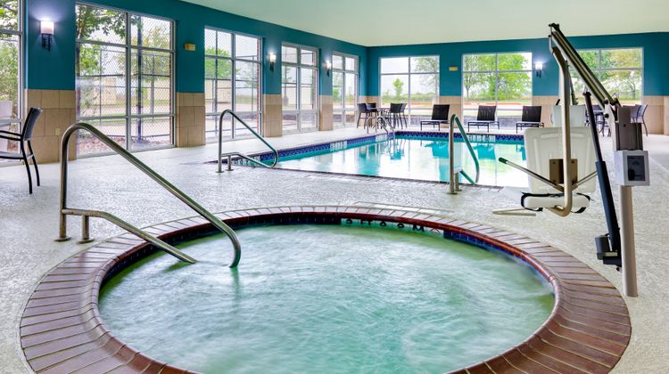 Holiday Inn Express Hotel & Suites Pool