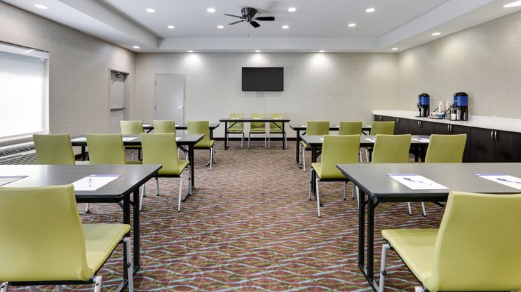 Holiday Inn Express Hotel & Suites Meeting