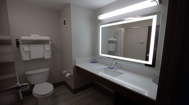 <b>Holiday Inn Express Hotel & Suites Room</b>. Images powered by <a href="https://www.leonardoworldwide.com/" title="Leonardo Worldwide" target="_blank">Leonardo</a>.