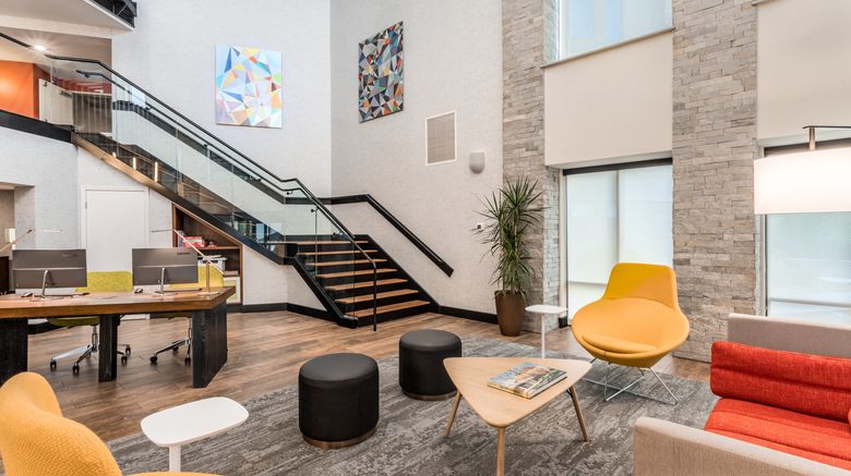 <b>Holiday Inn Columbus Lobby</b>. Images powered by <a href="https://www.leonardoworldwide.com/" title="Leonardo Worldwide" target="_blank">Leonardo</a>.