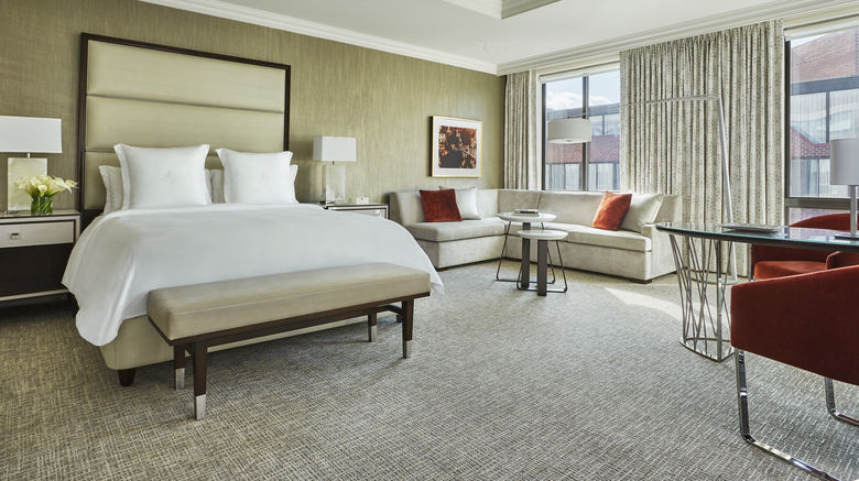 <b>Four Seasons Hotel Washington, DC Room</b>. Images powered by <a href="https://www.leonardoworldwide.com/" title="Leonardo Worldwide" target="_blank">Leonardo</a>.