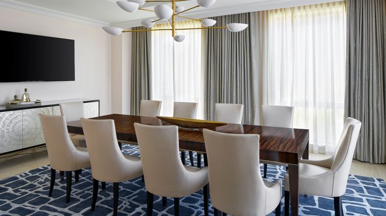 Four Seasons Hotel Washington, DC Suite